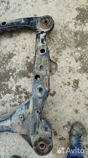 Подрамник передний Toyota Camry V50