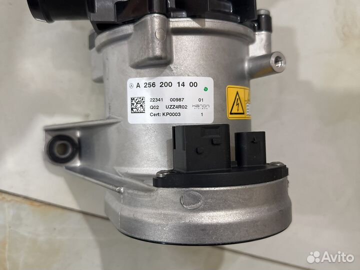 Насос системы охлаждения на Mercedes