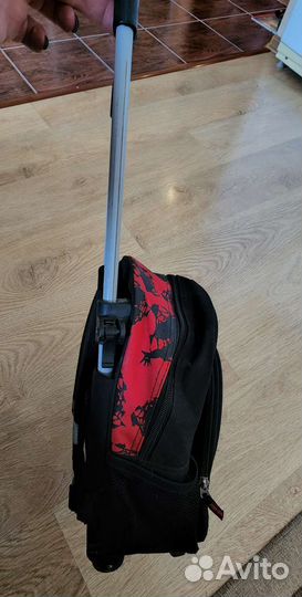 Рюкзак-чемодан детский на колесах