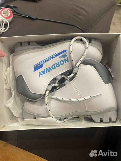 Лыжные ботинки