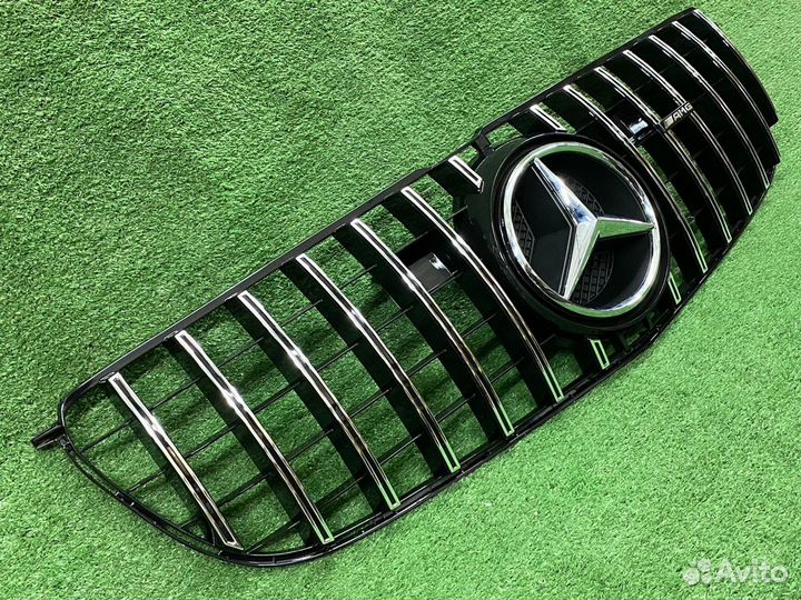 Решетка радиатора Mercedes GLS X166 2015-2019