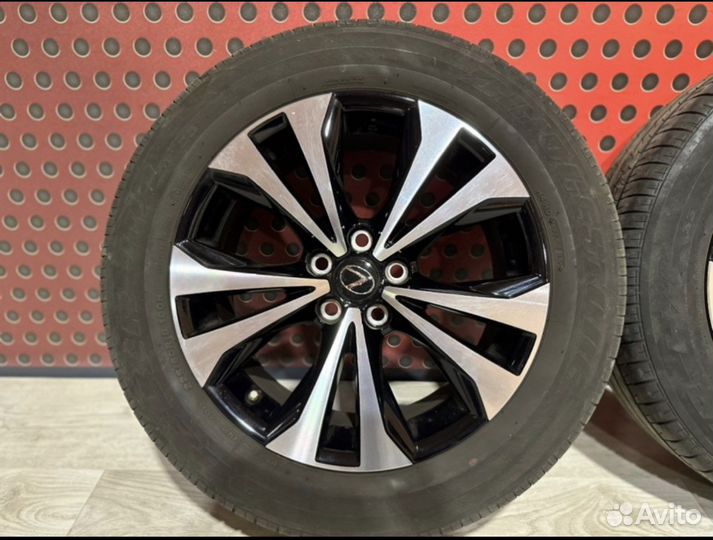 Диски с резиной Lexus Nx 300h z10 2020 R18