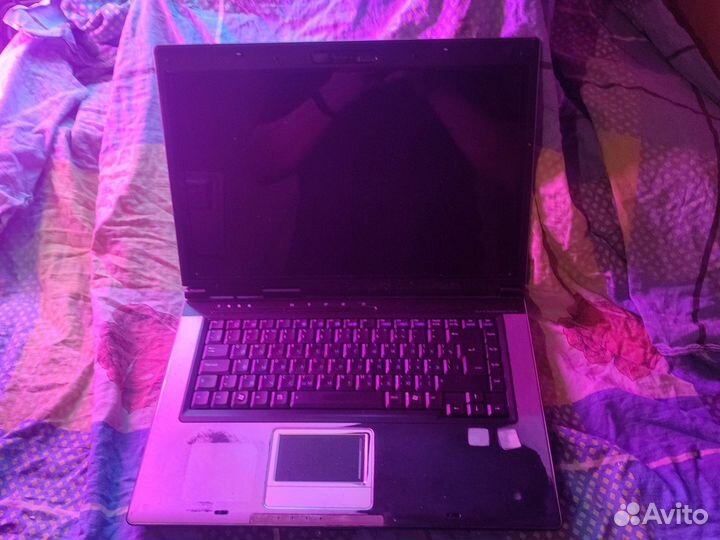 Продам неисправные ноутбуки по запчастям