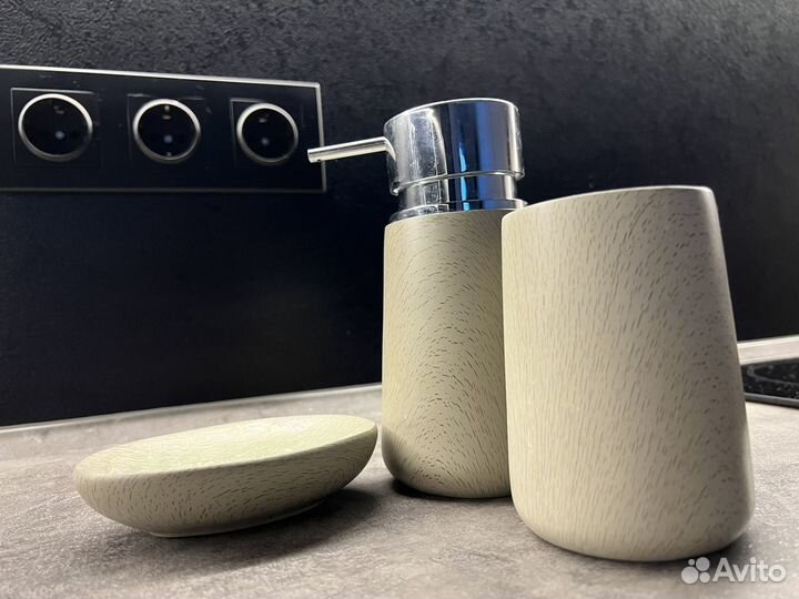 Набор(дозатор для мыла, мыльница, стакан)