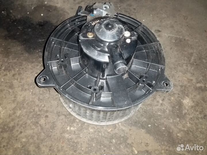 Моторчик Mazda 626 1998 вентилятор печки