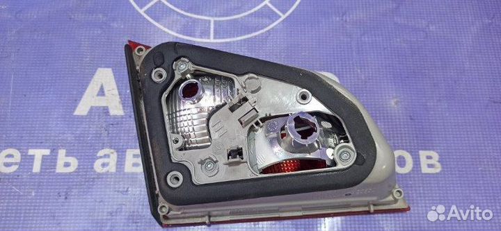 Фонарь в крышку багажника правый Opel Astra J