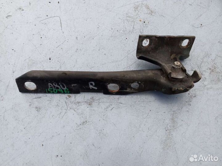 Петля капота правая Audi 80 B4 1992