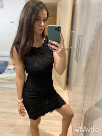 Черное кружевное платье