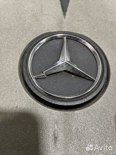 Крышка двигателя Мерседес w207 w212 OM642