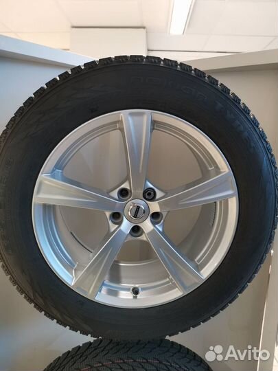 Комплект колес нешип 235/60 R18 30795975 Volvo