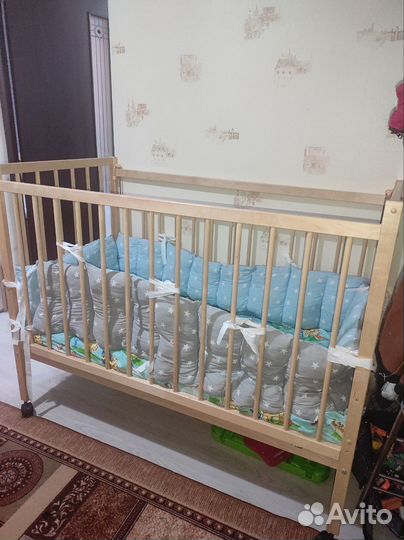 Детская кроватка