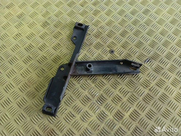 Кронштейн бампера правый Man Tga