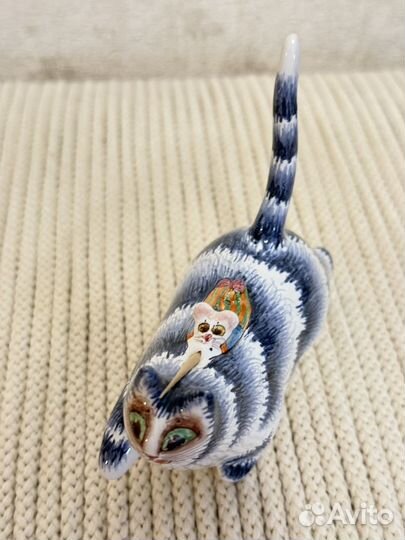 Фарфоровый котик