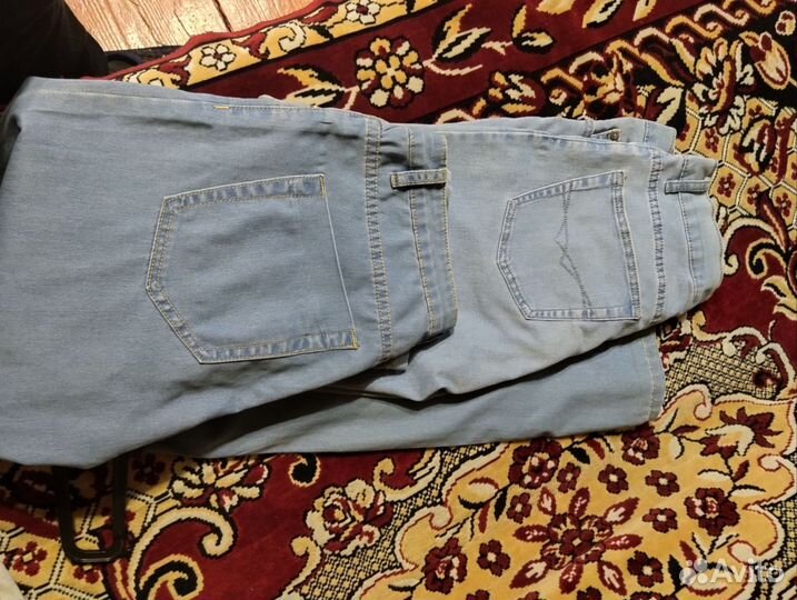 Джинсовая одежда. Имеется Джинсовки и джинсы