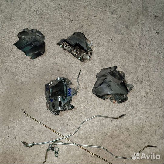 Замок двери на мерседес 123