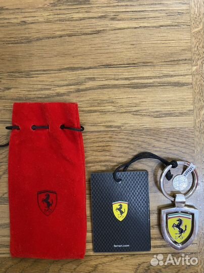 Брелок на ключи Ferrari