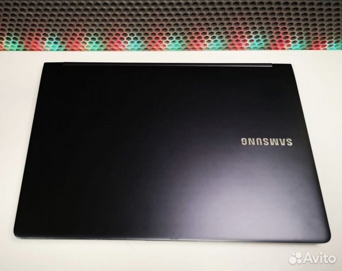 Металлический Ультрабук Samsung Core i5