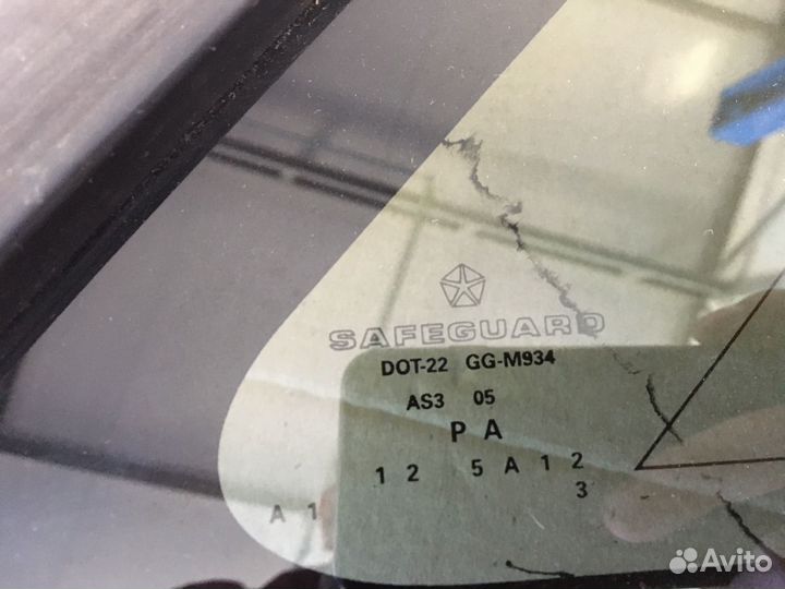 Стекло кузовное правое Chrysler Pacifica (5761)