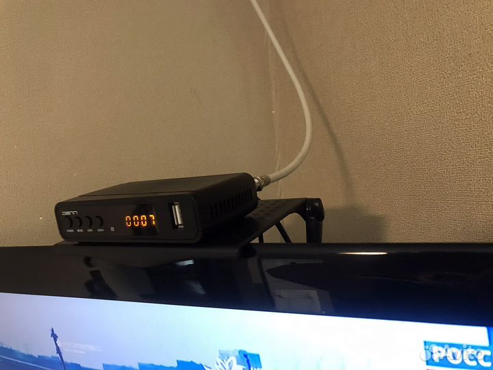 Полка подставка на телевизор