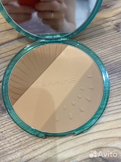 Clarins румяна 04