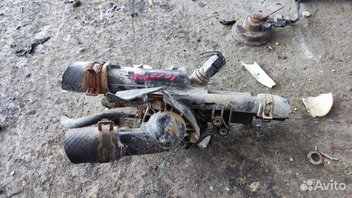 Корпус термостата на Киа Соренто 2. XM. 09-18