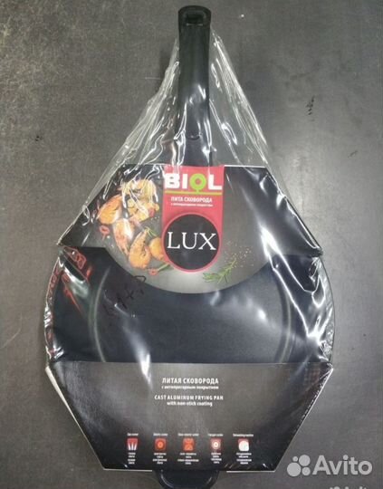 Сковорода литая Биол новая 28см