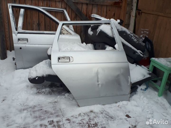 Продам дверь на ваз 2111 заднюю правую