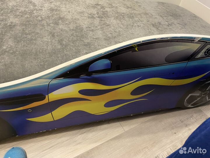 Детская кровать машина