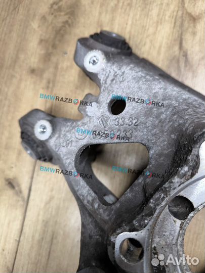 Кулак задний левый BMW i8 I12 2015 6858233