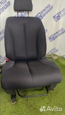 Сиденье переднее левое Nissan Tiida хэтчбек 1.6