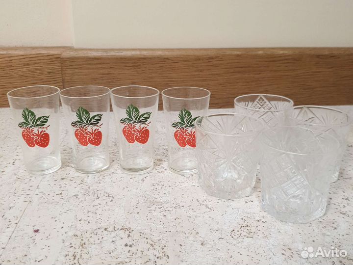 Стеклянные стаканы и хрустальные вазы