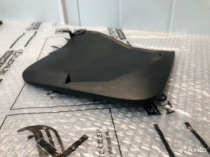Брызговик передний правый Toyota Lc 300 2021-2023