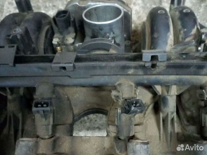 Впускной коллектор в сборе Volkswagen Polo Classic