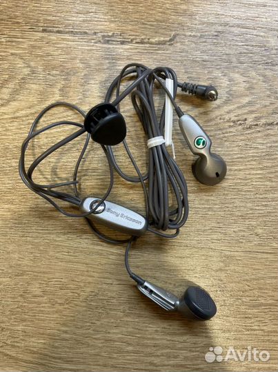 Наушники и гарнитура Sony Ericsson