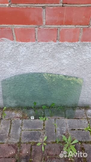 Заднее правое стекло на Mazda 3