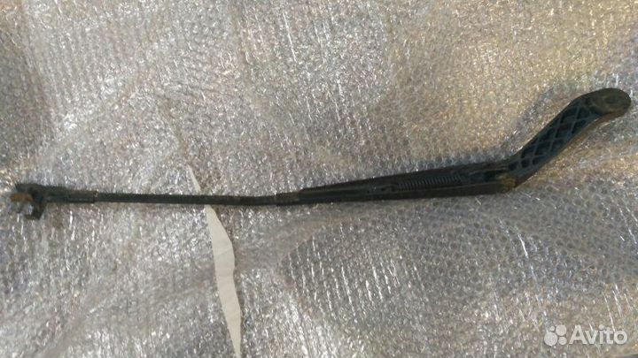 Поводок стеклоочистителя передний левый Ford