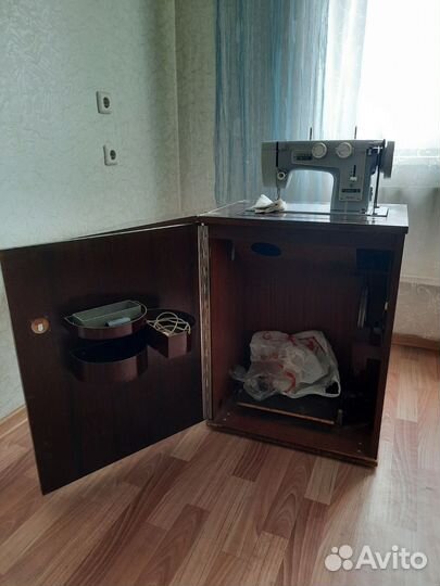 Швейная машина Чайка 3