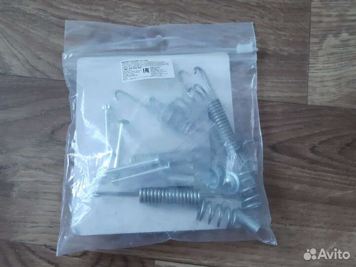 Ремкомплект задних тормозов