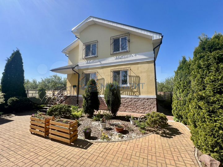 Коттедж 278,6 м² на участке 14 сот.