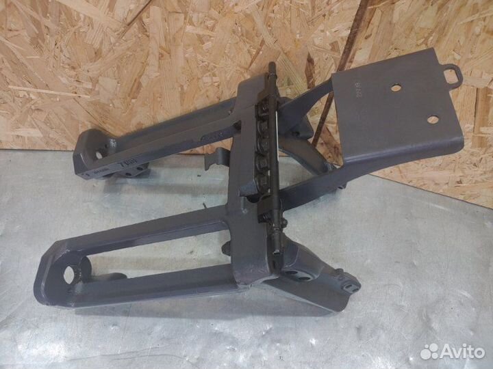 Кронштейн бака мочевины Scania P8X400 самосвал