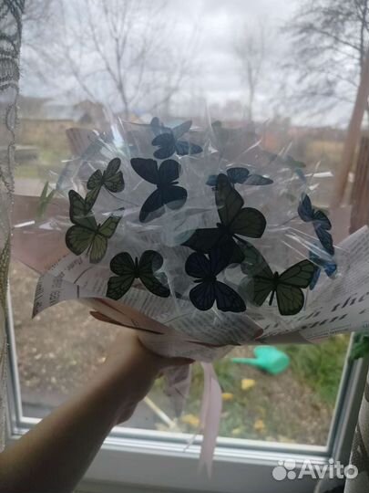 Букет из светящих бабочек