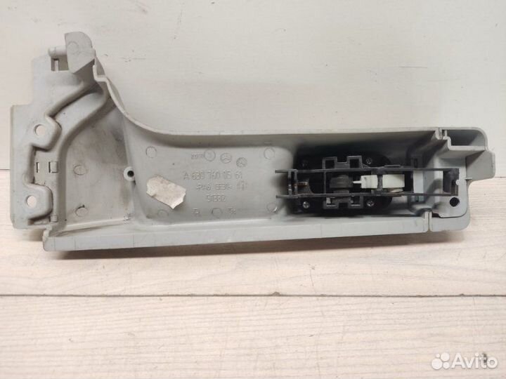 Ручка двери внутренняя правая Mercedes Vito W639