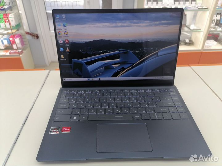 Ноутбук MSI (энг)