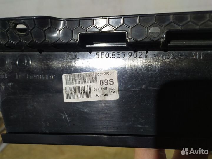 Накладка двери Skoda Octavia A7