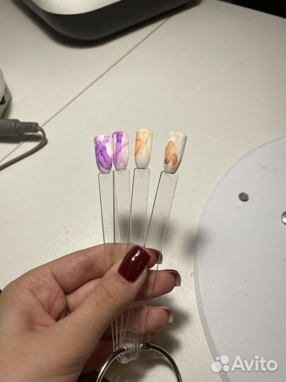 Модель на маникюр