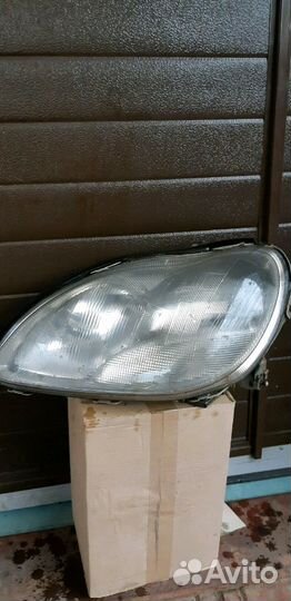 Передняя фара от мерседес s 220 ксенон