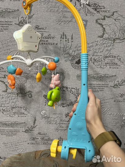 Музыкальный мобиль на кроватку