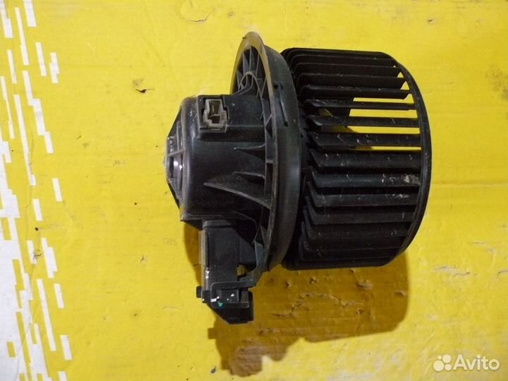 Моторчик отопителя Kia Cerato 2011г