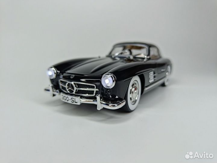 Модель автомобиля Mercedes Benz 300SL