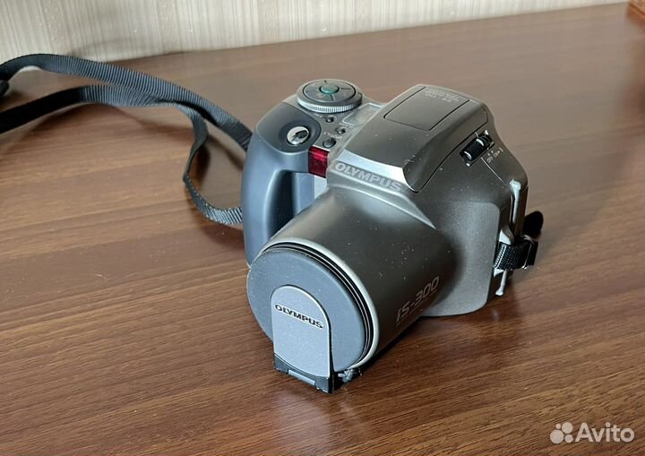 Фотоапарат Olympus iS-300